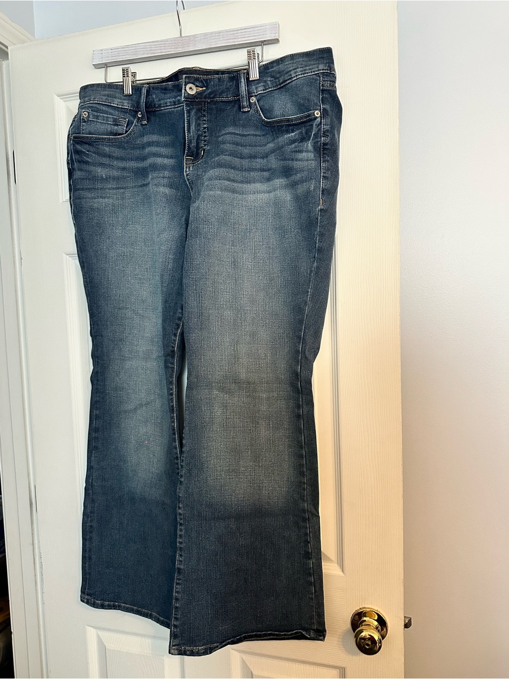 torrid Medium Wash Slim Bootcut Jeans in Blue